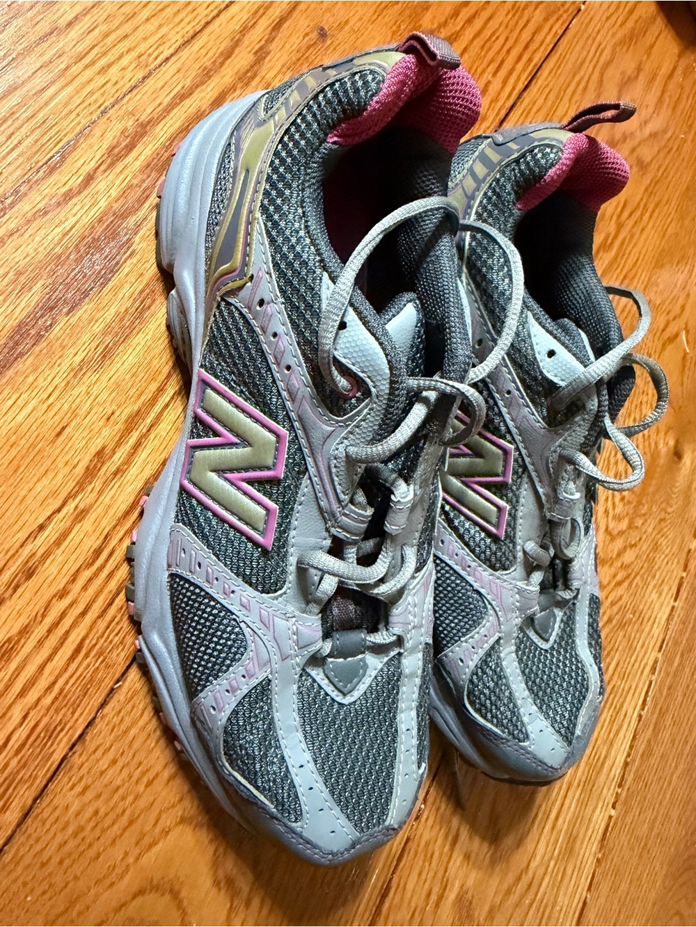 New Balance Women's Gray and Pink Mesh Running Sneakers
